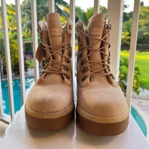 Timberland size 10 no box light wear and tear must go!